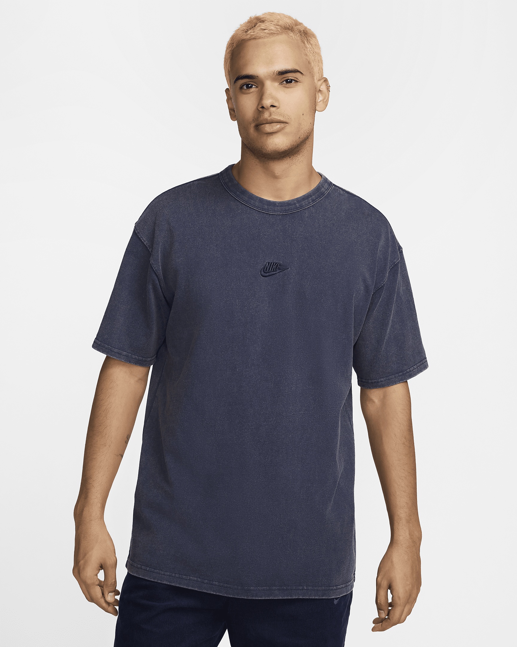 Nike Sportswear Premium Essentials Men's T-Shirt - 1