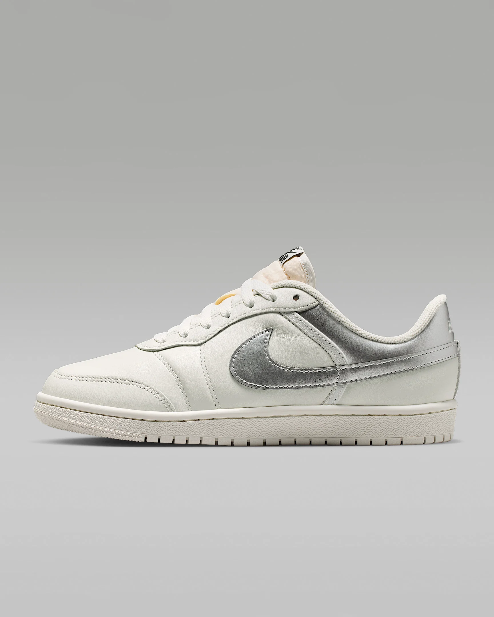 Air Jordan Skyline Low Women's Shoes - 1