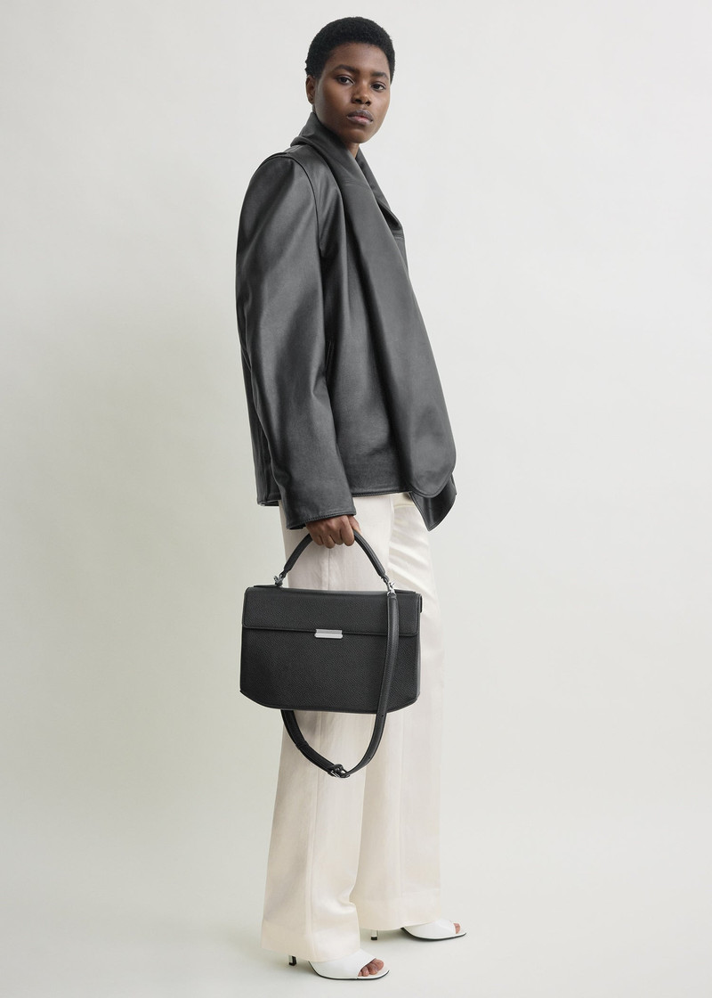 TOTEME Clip grained-leather top handle black outlook