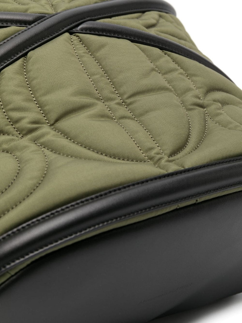 Pansies quilted backpack 4