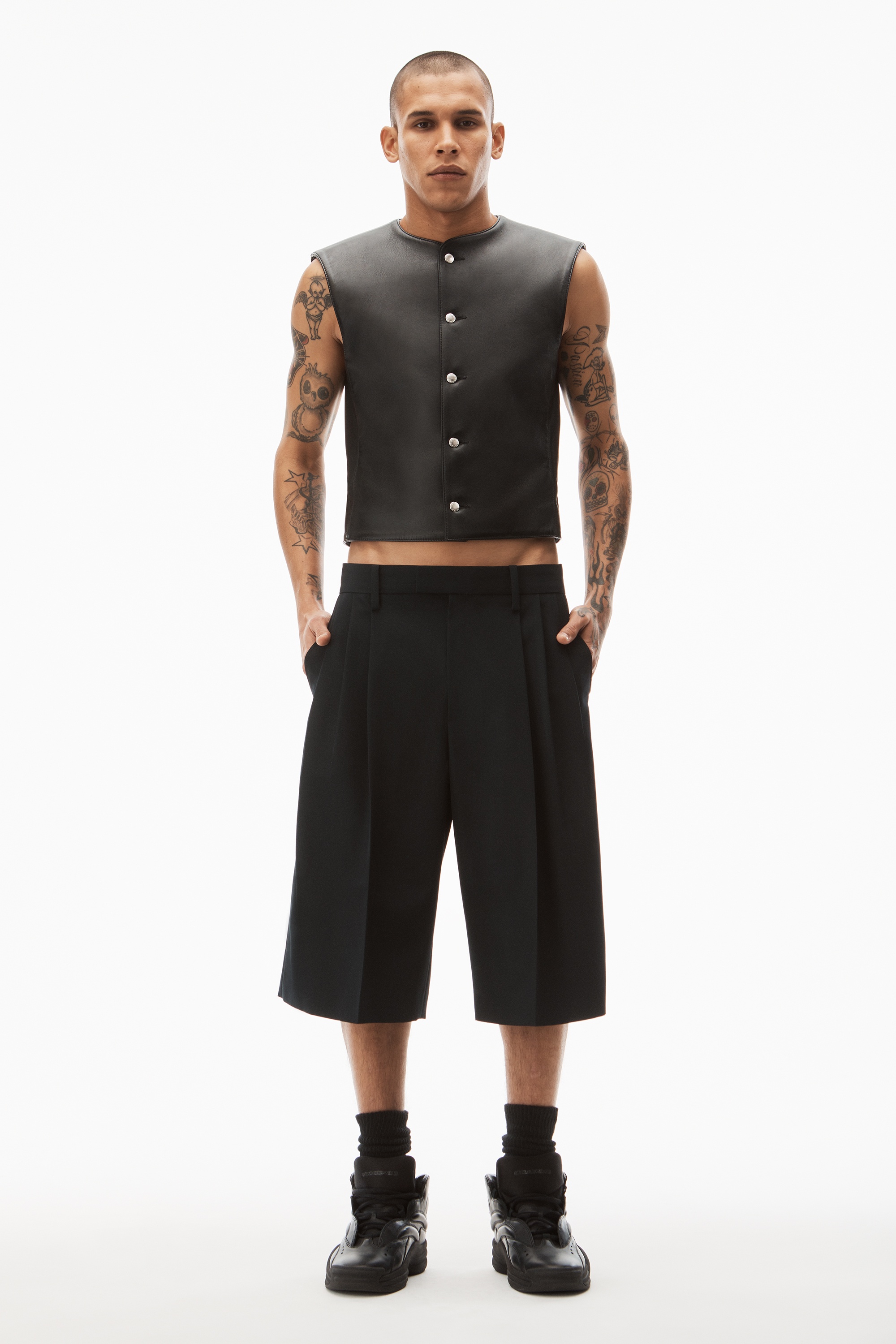 THREE PLEAT TAILORED SHORT IN WOOL BLEND - 2