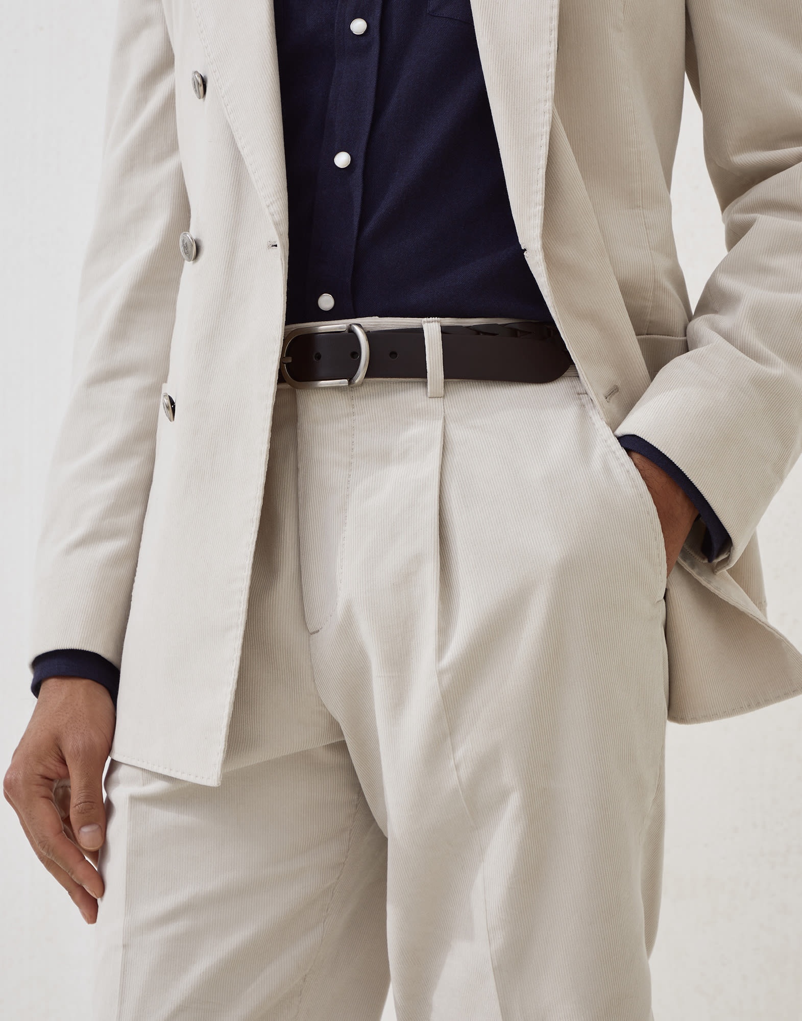 Sea Island cotton narrow wale corduroy leisure fit trousers with pleat - 3