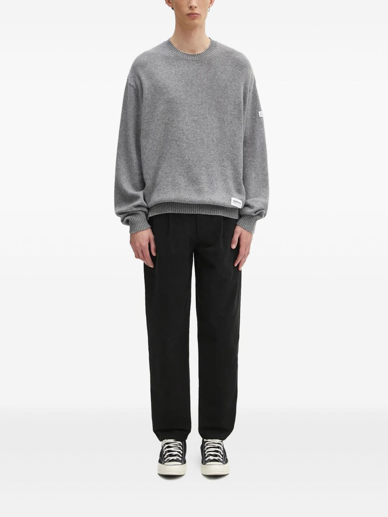 NEIGHBORHOOD logo-patch crew-neck sweater outlook