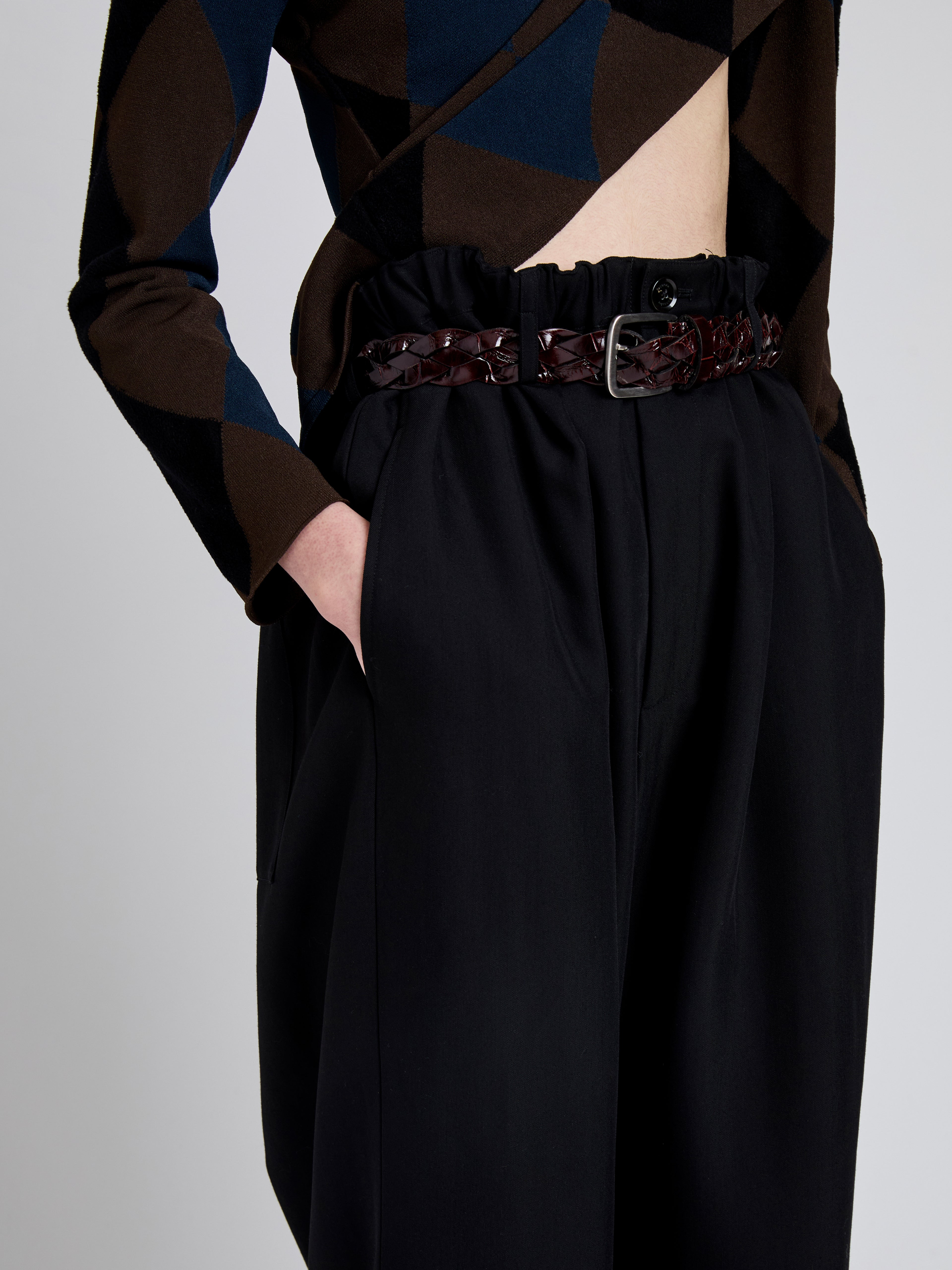 Salome Pant in Classic Twill - 5