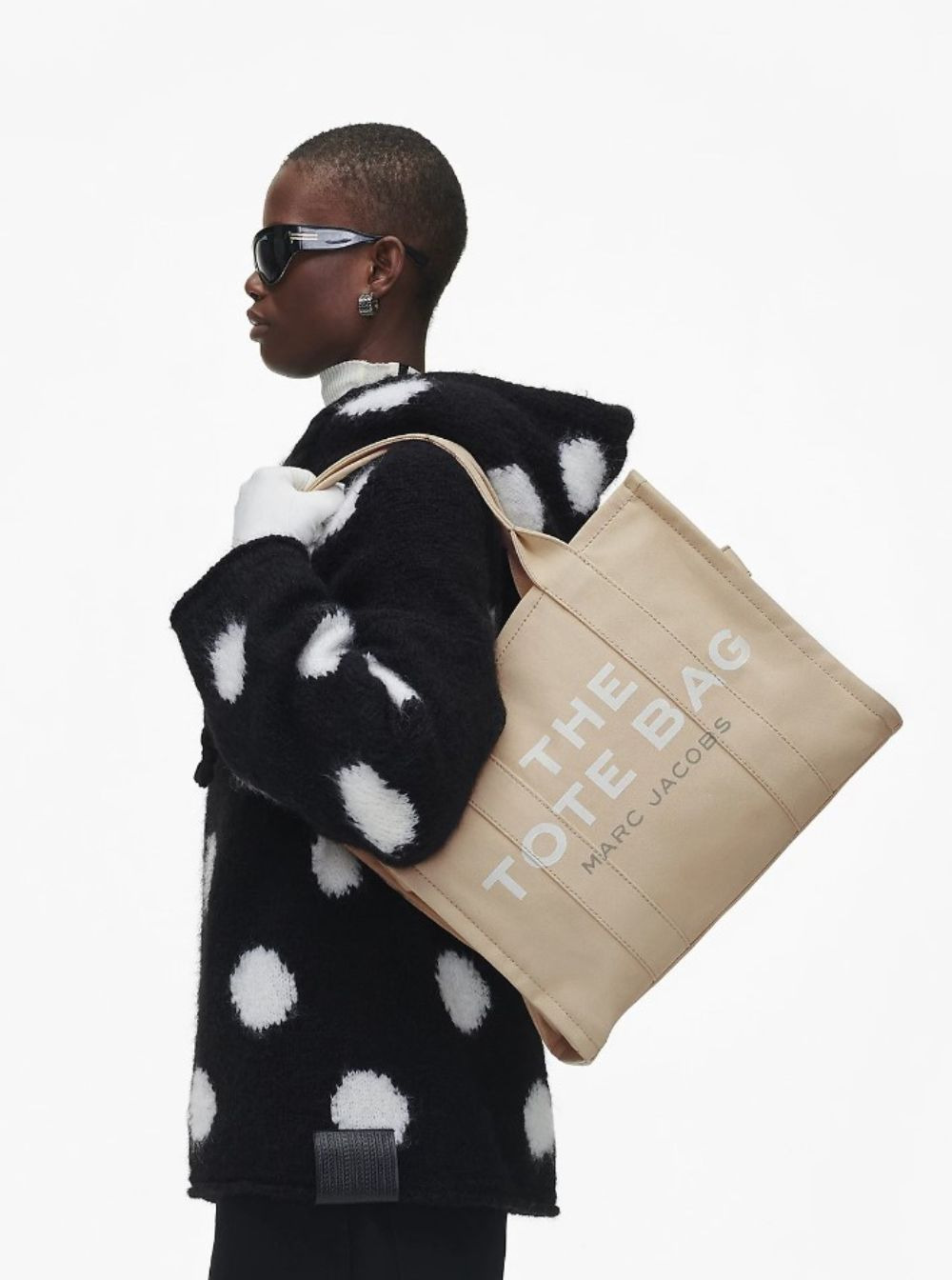 Marc Jacobs Women 'The Large Tote' Beige Shoulder Bag With Contrasting Logo Print In Cotton Black Wo - 6