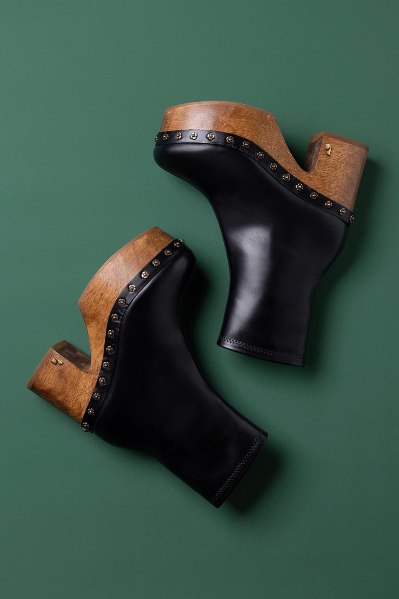 Larroudé Miso Wooden Boot In Black Leather outlook