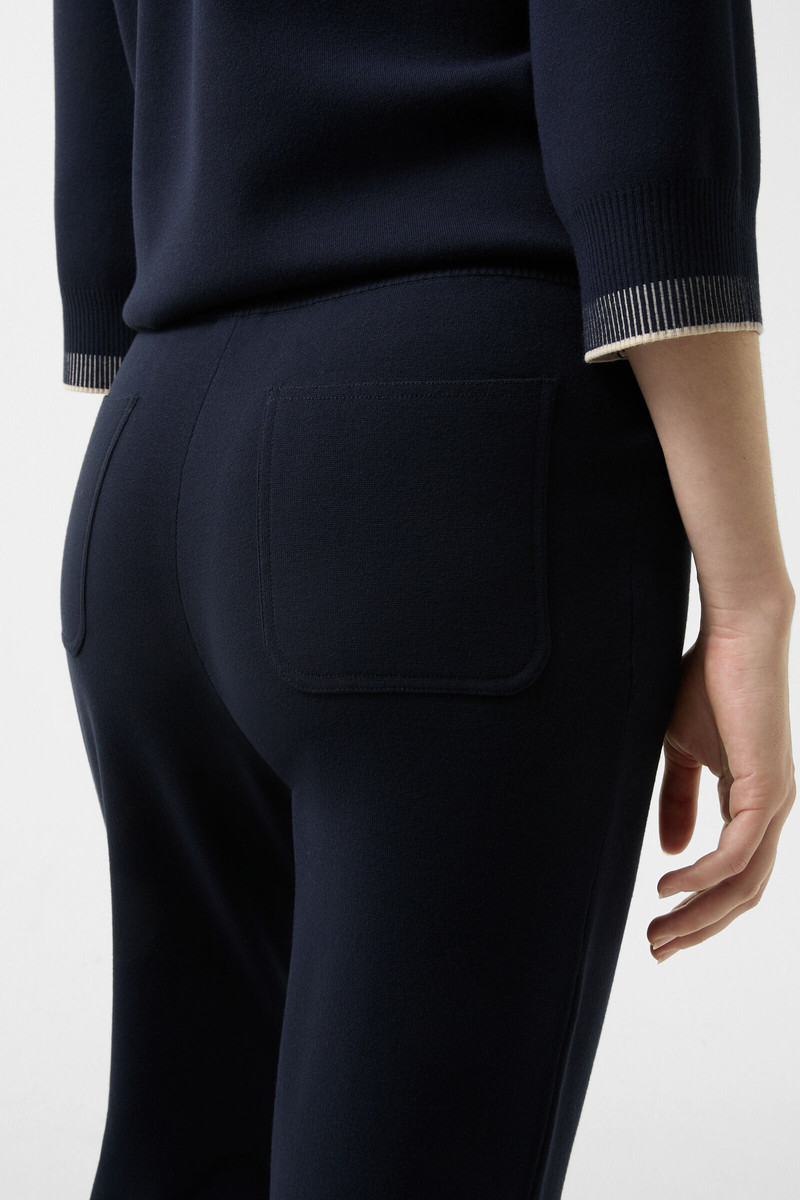 Benette knitted trousers in Navy blue 6