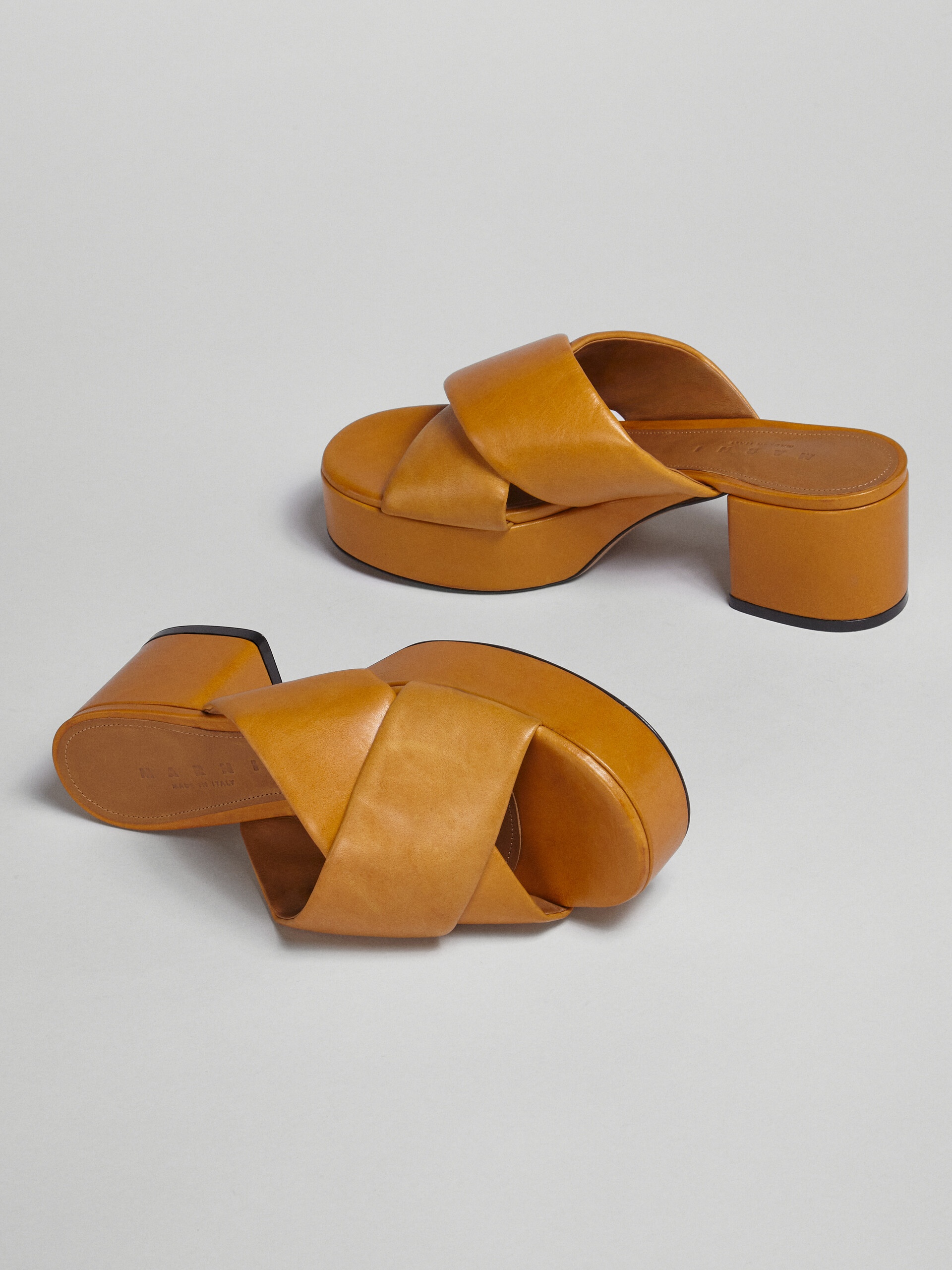YELLOW VEGETABLE-TANNED LEATHER SANDAL - 5