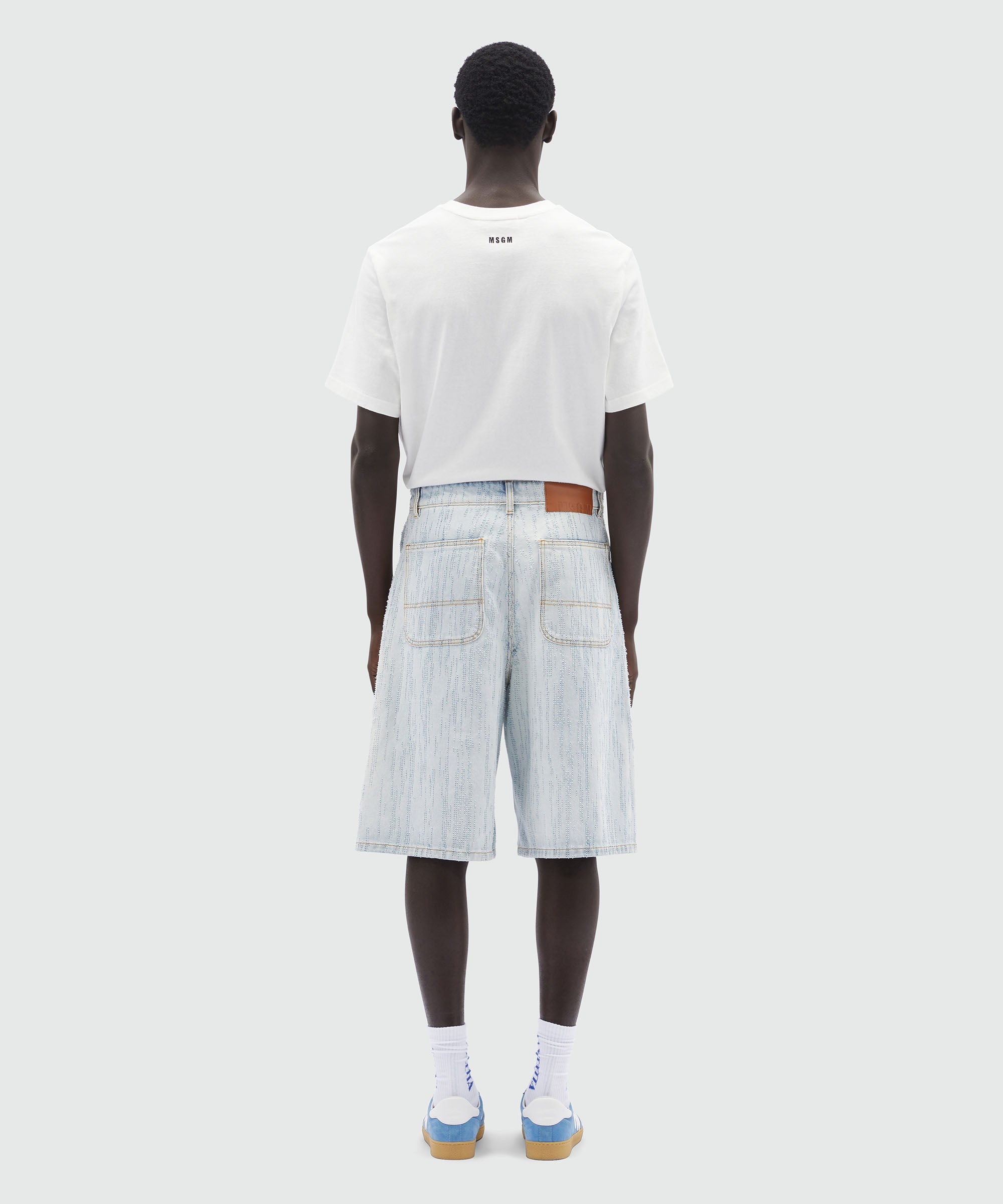Bermuda shorts in light denim with a destroyed effect - 3