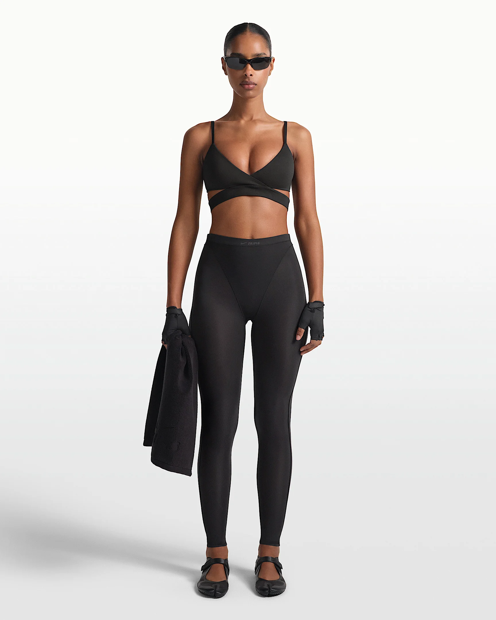 NikeSKIMS Weightless Layers Women's High-Waisted V-Panel Leggings - 1