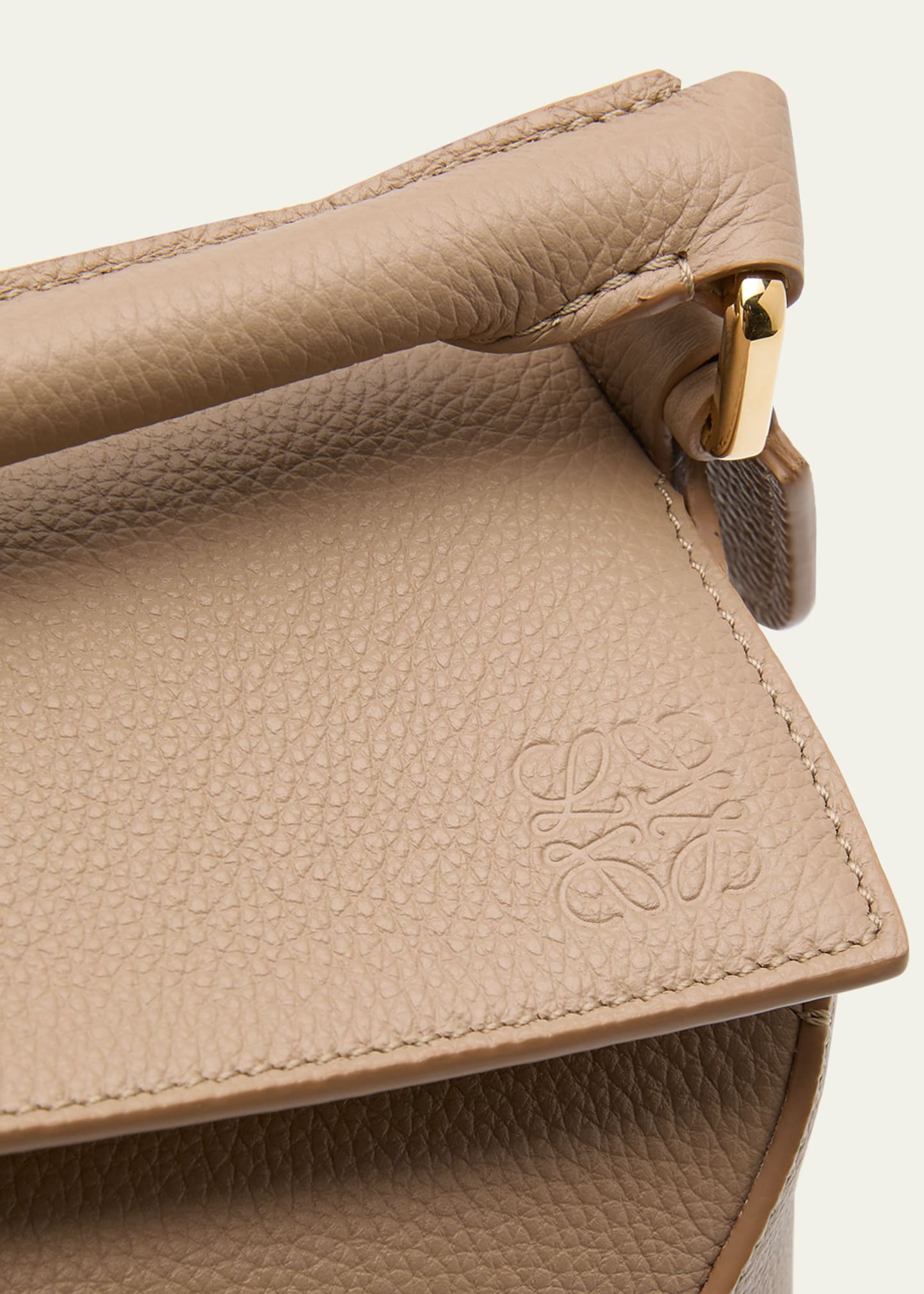 Small Puzzle Edge Leather Shoulder Bag - 5