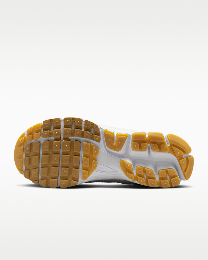 Nike Nike Zoom Vomero 5 Women's Shoes outlook