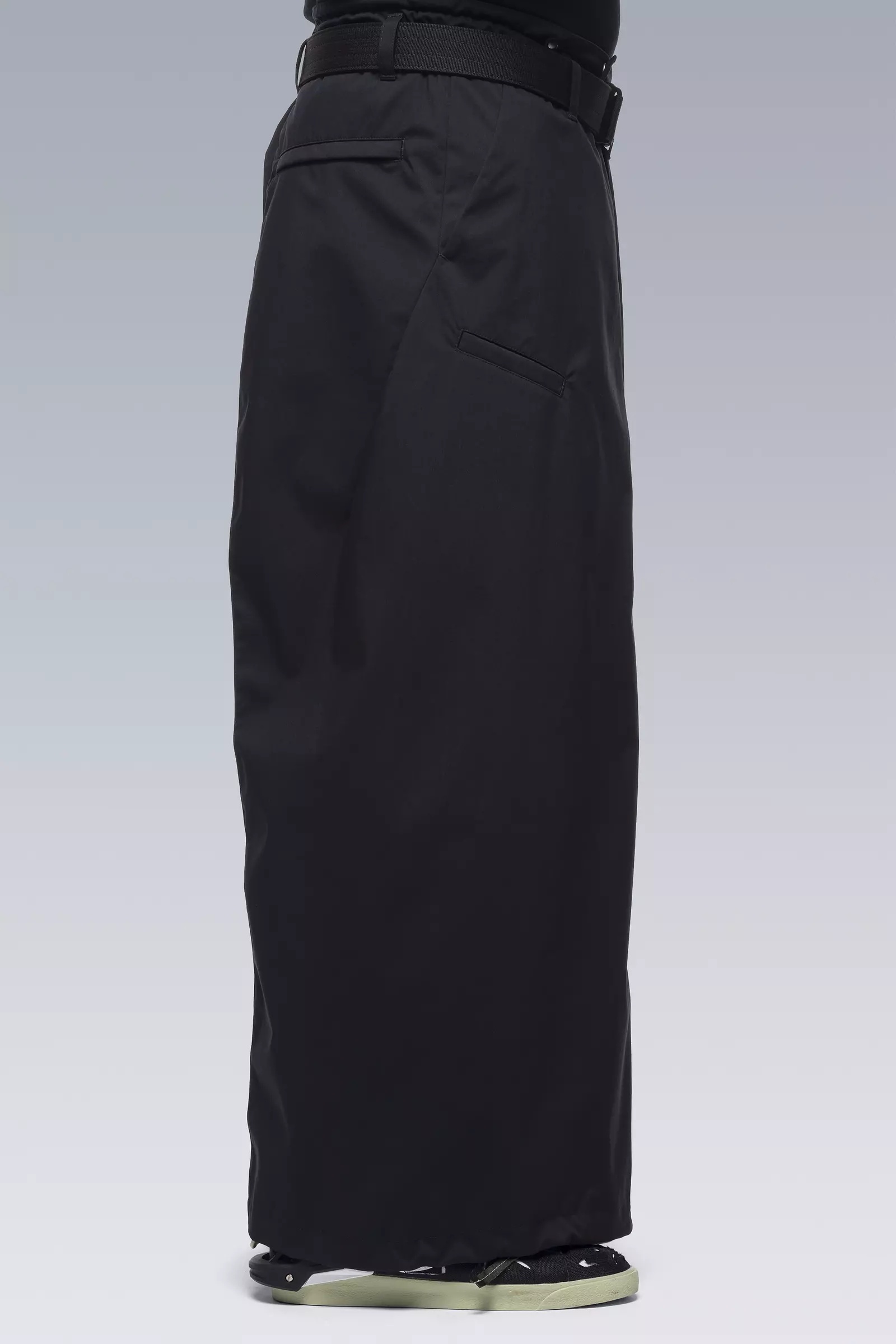 P54-E Encapsulated Nylon Pleated Trouser Black - 5