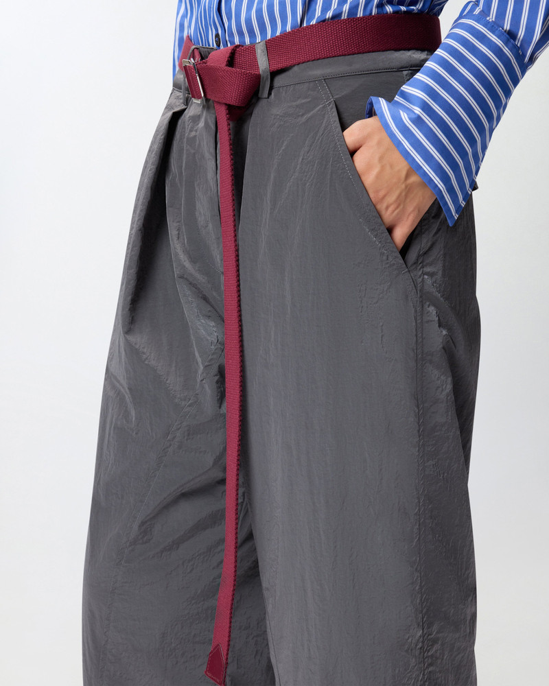 LOOSE-FIT TROUSERS WITH BELT 6