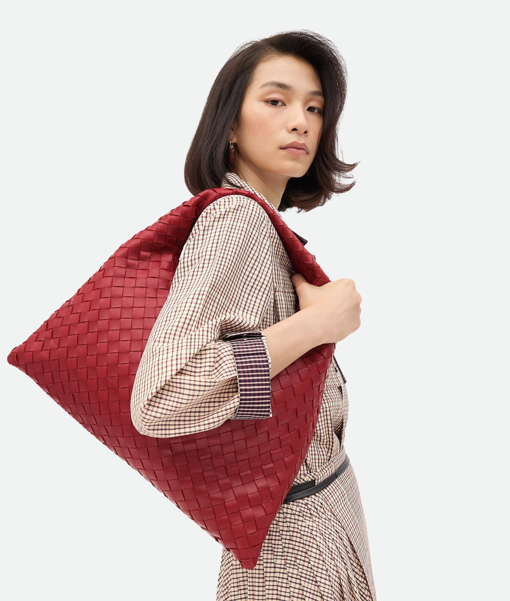 【BOTTEGA VENETA】スモール ホップ バッグ レッドブラウン Bottega Veneta Hop | REVERSIBLE