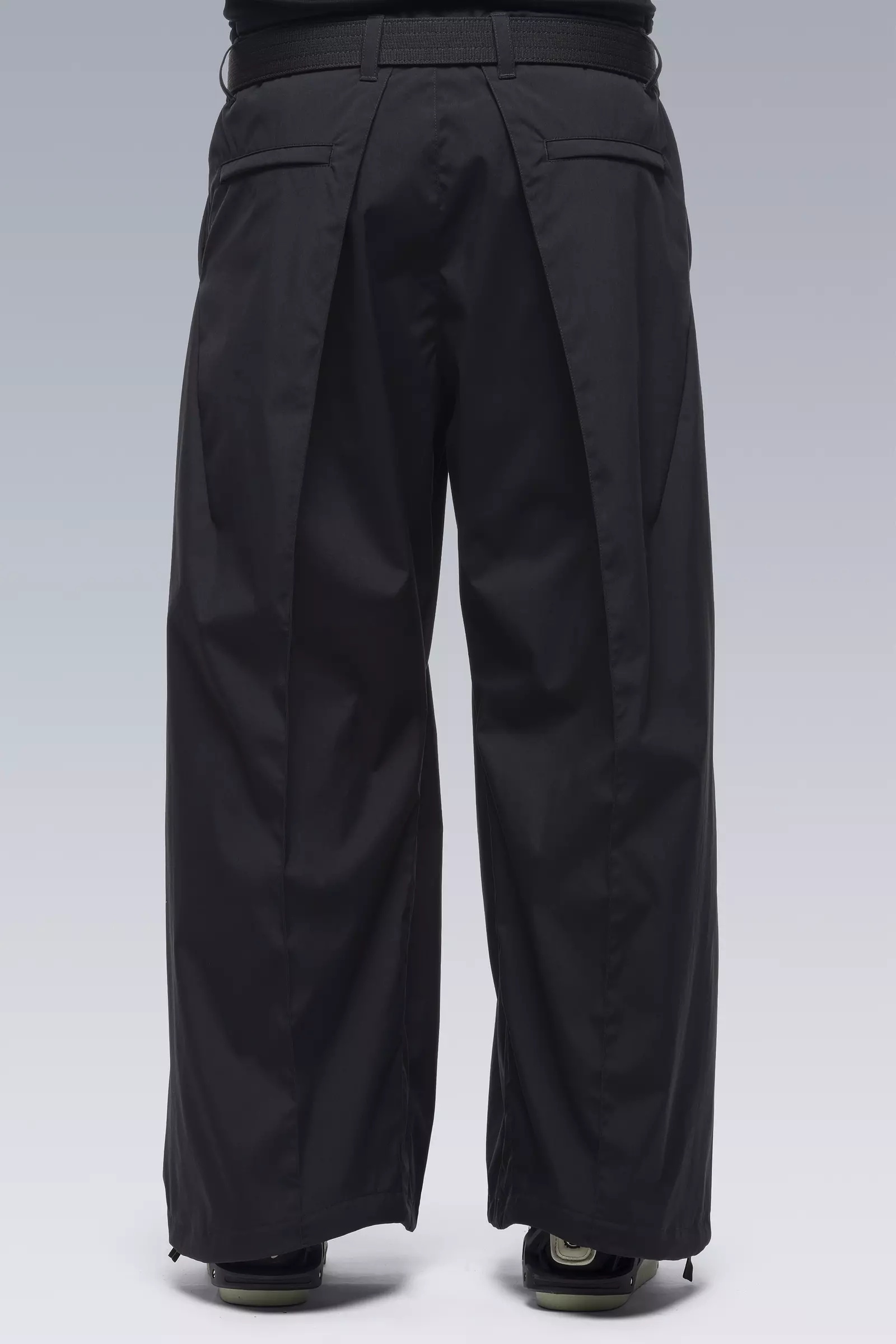 ACRONYM P54-E Encapsulated Nylon Pleated Trouser Black | REVERSIBLE