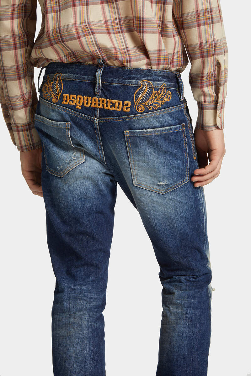 MEDIUM RODEO WASH COOL GUY JEANS - 6