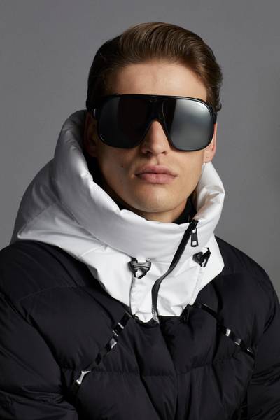 Moncler Diffractor outlook