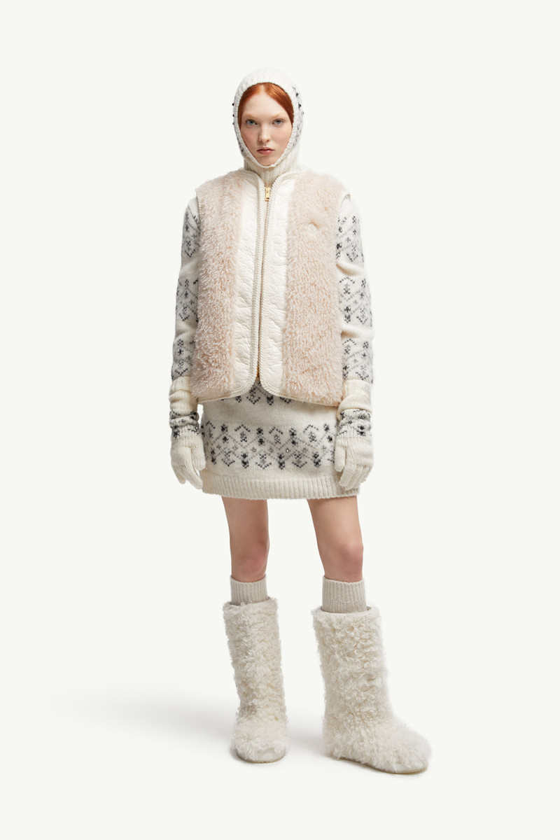 Moncler Tournel Teddy Padded Vest outlook