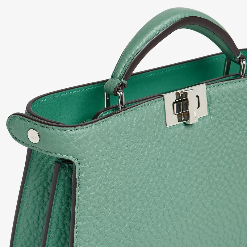 Peekaboo ISeeU XCross 5