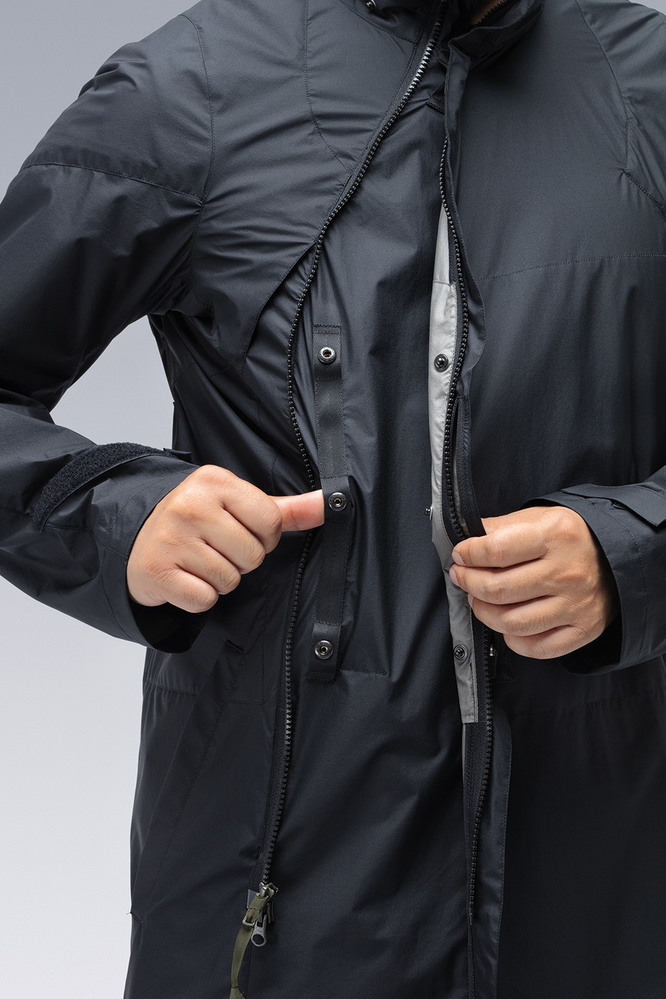 J82-WS 2L Gore-Tex Infinium™ Windstopper® Interops Coat Black - 37