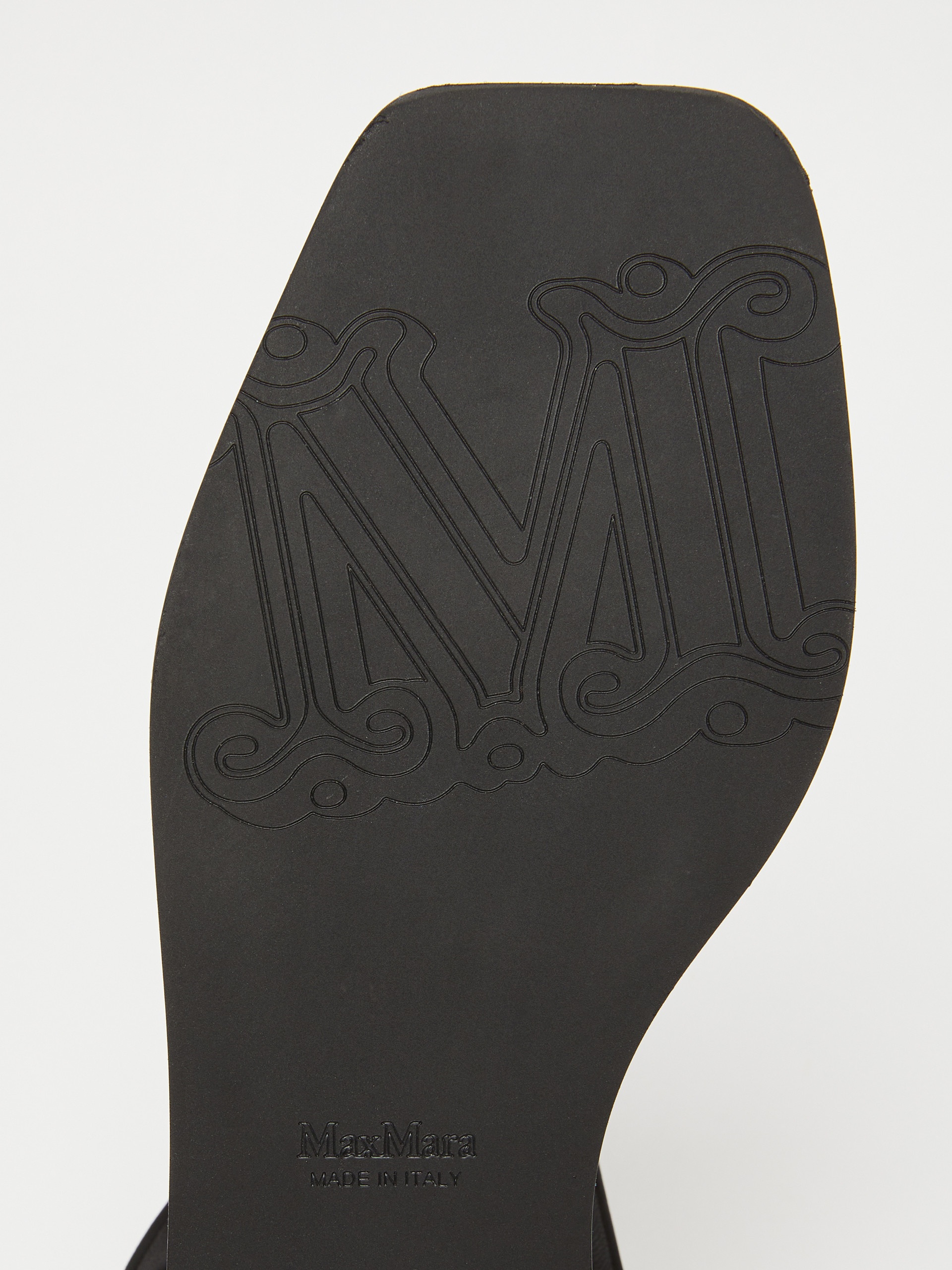 Max Mara VELAFLAT Flat leather sandals | REVERSIBLE