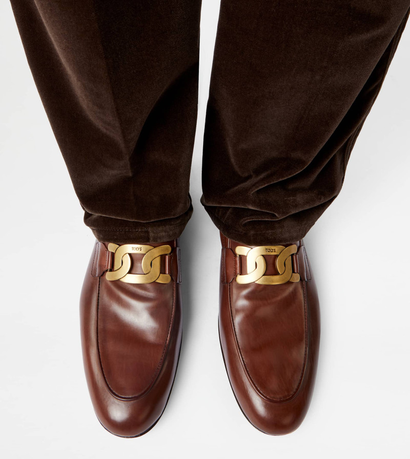 Tod's KATE LOAFERS IN LEATHER - BROWN outlook