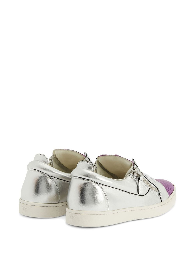 Nicki sneakers 3