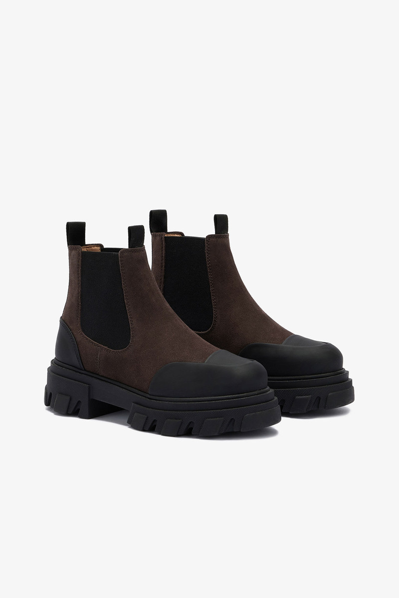 GANNI CLEATED LOW CHELSEA BOOTS IN BROWN outlook