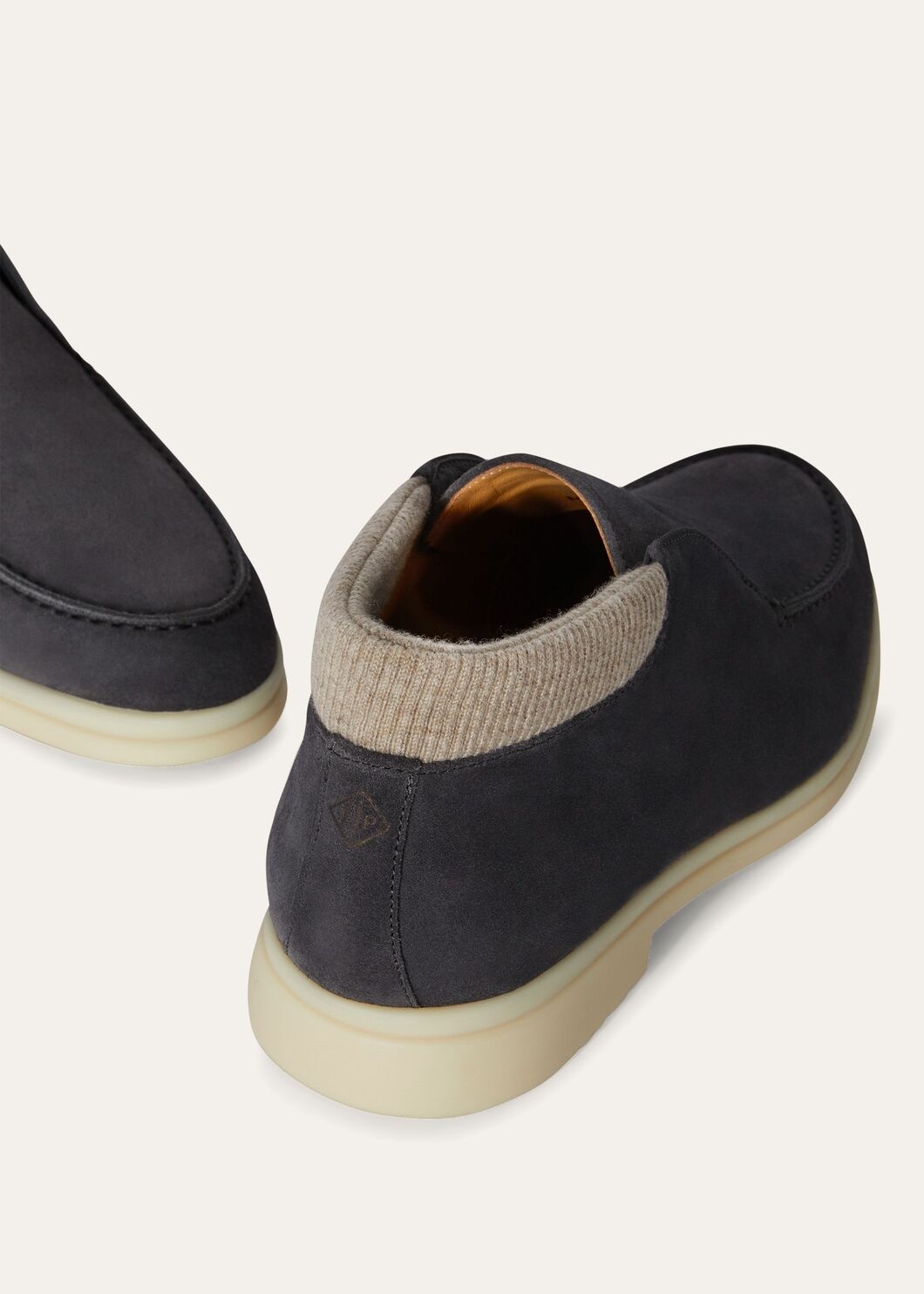 Open Wintery Walk Chukka Boots - 6