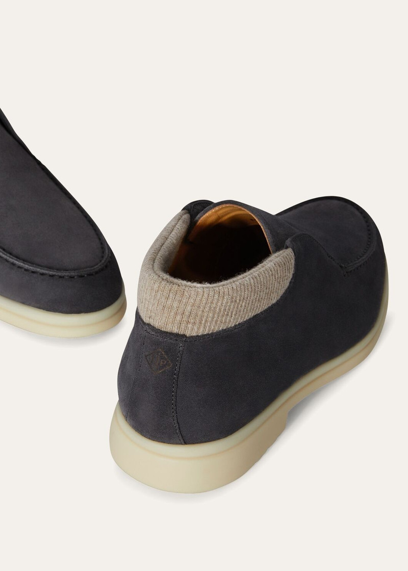 Open Wintery Walk Chukka Boots 6