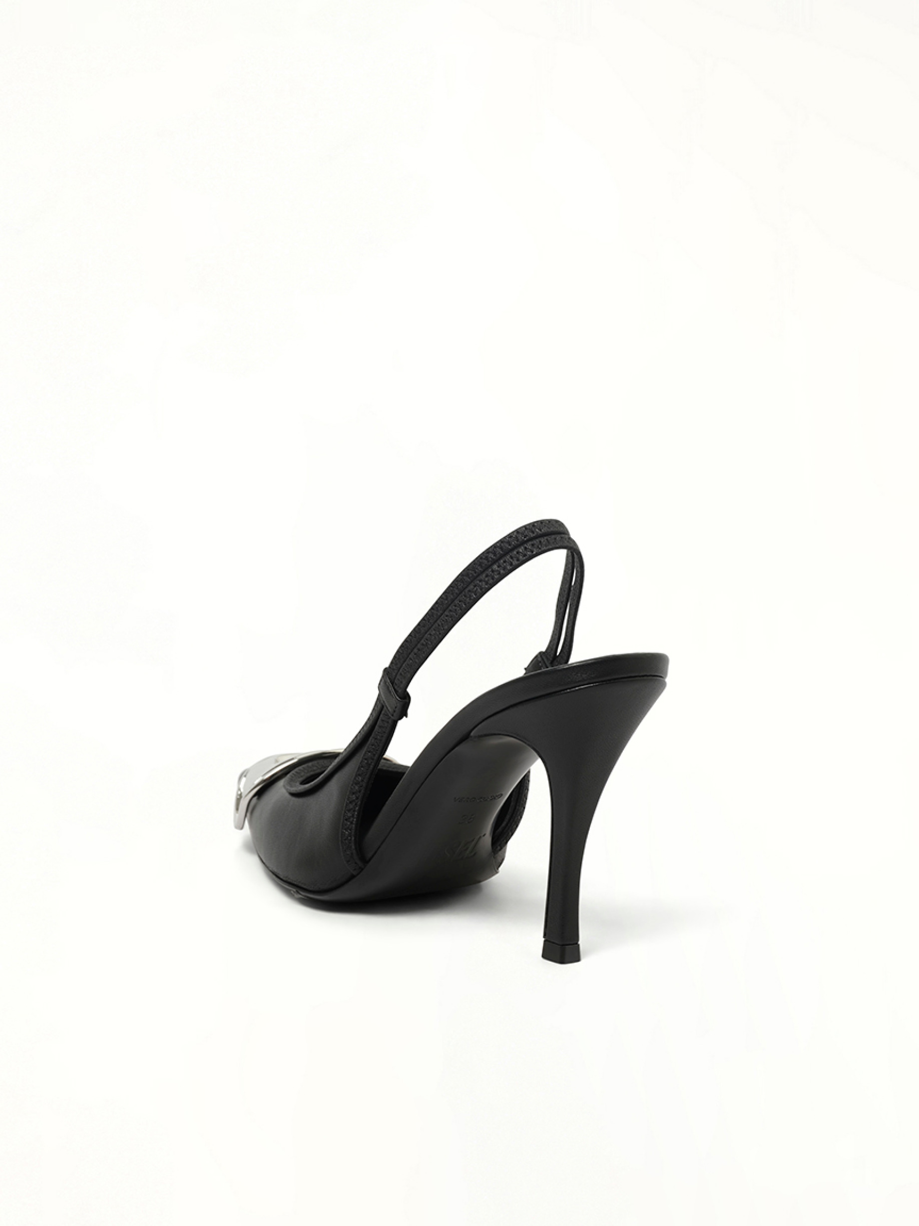 D-VENUS Pumps in Black - 3