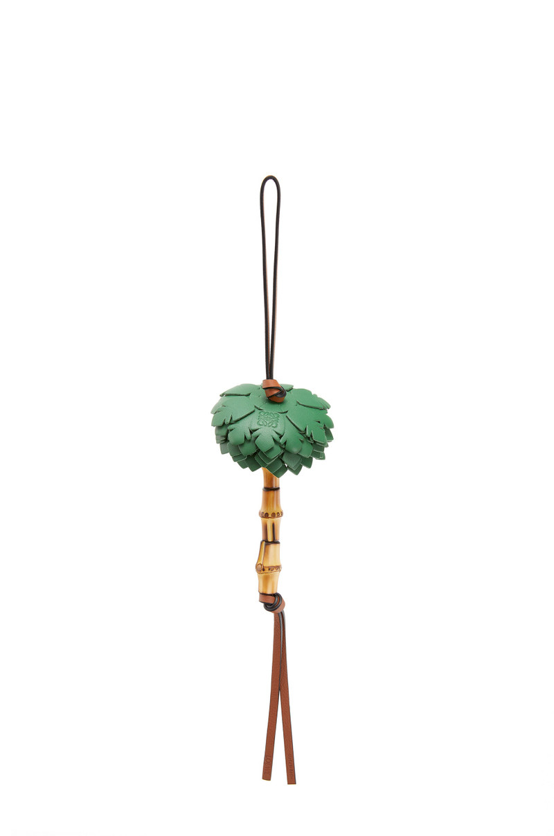 Palm charm in calfskin and bamboo 1