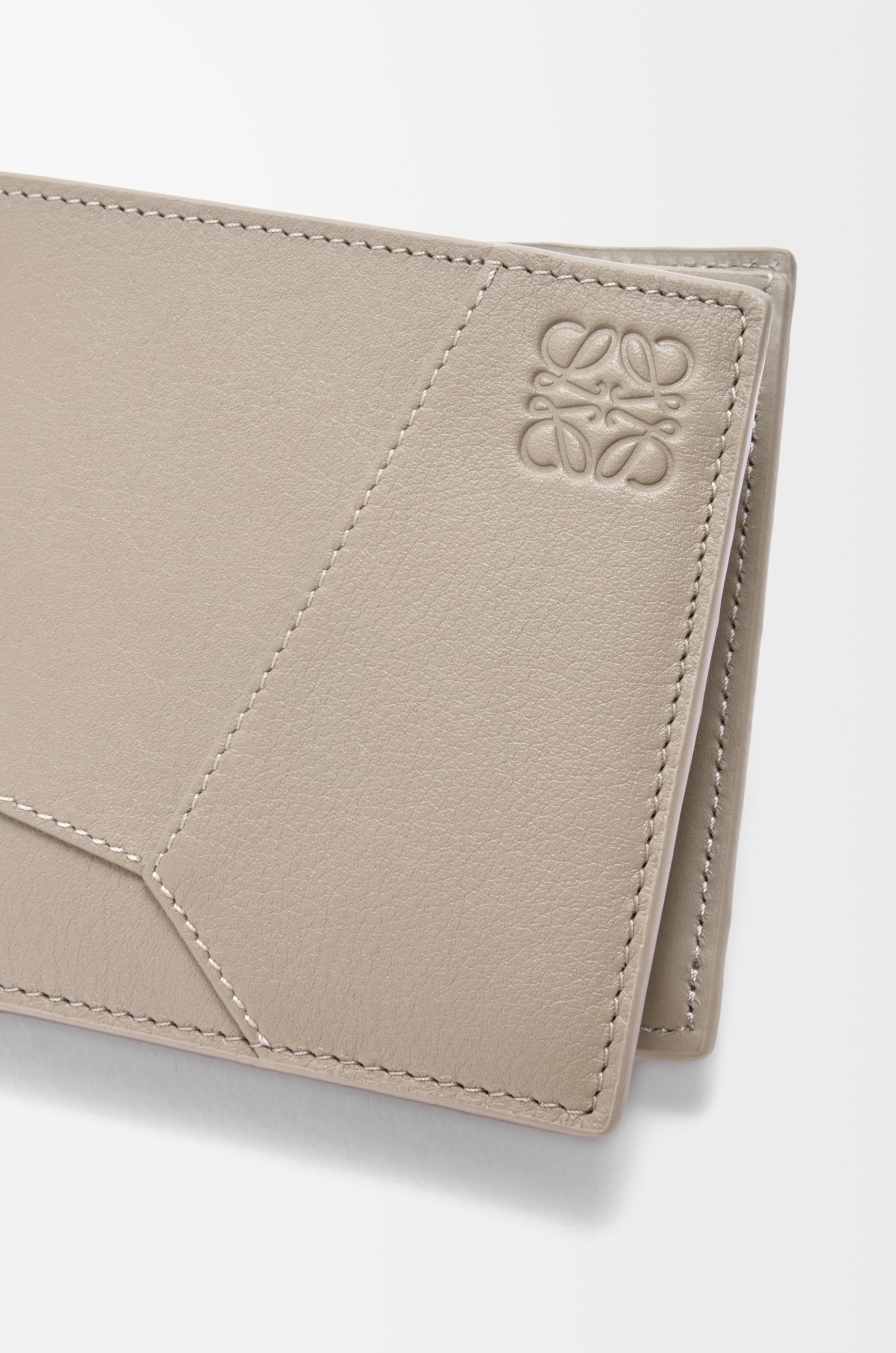 Puzzle bifold coin wallet in classic calfskin - 5