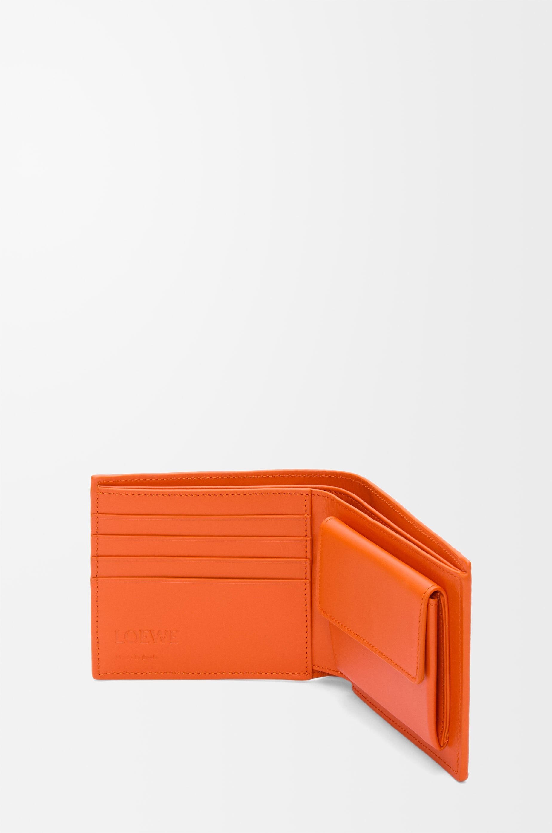 Bifold coin wallet in textured classic calfskin 3