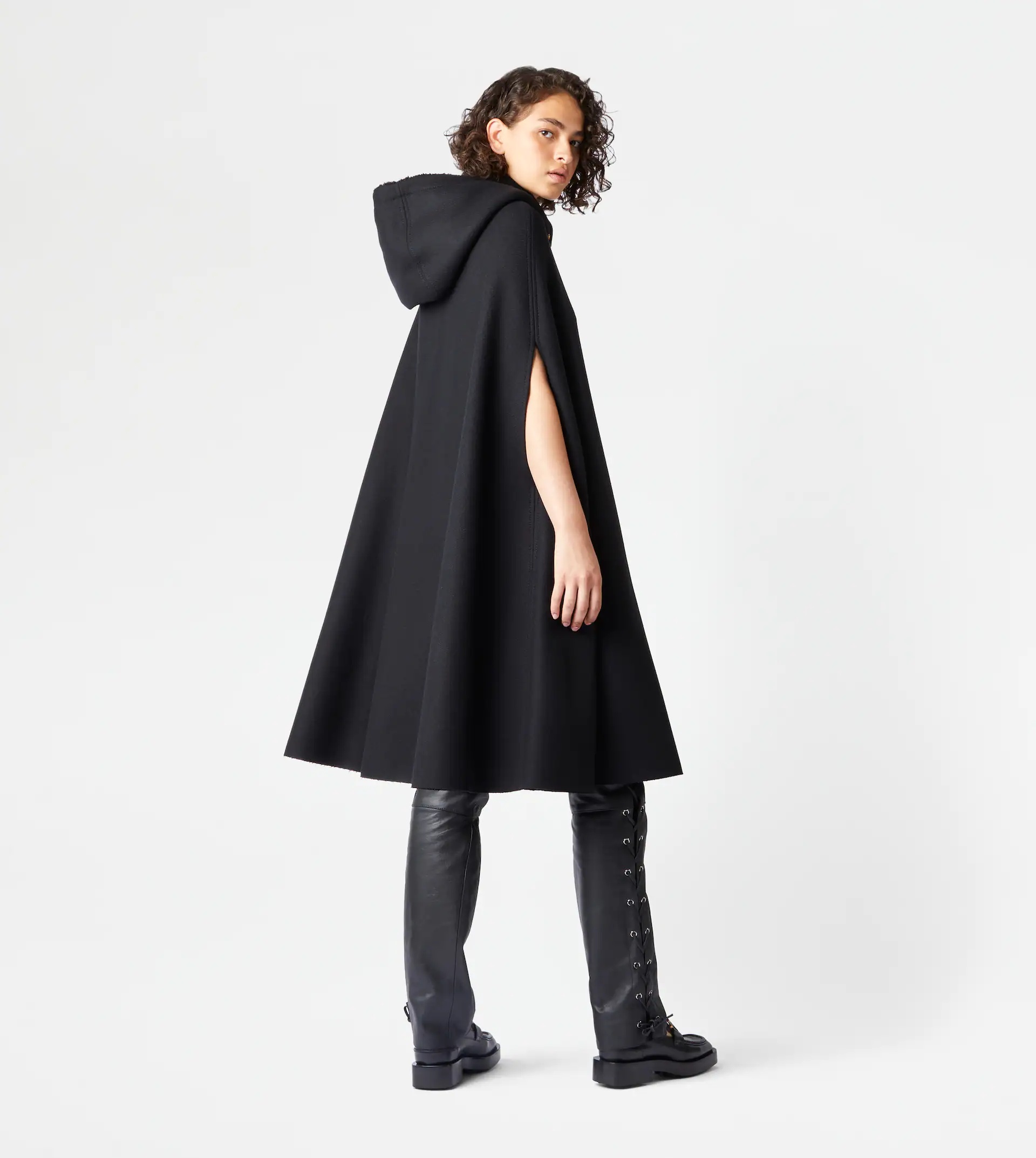 CAPE WITH BROOCH - BLACK - 3