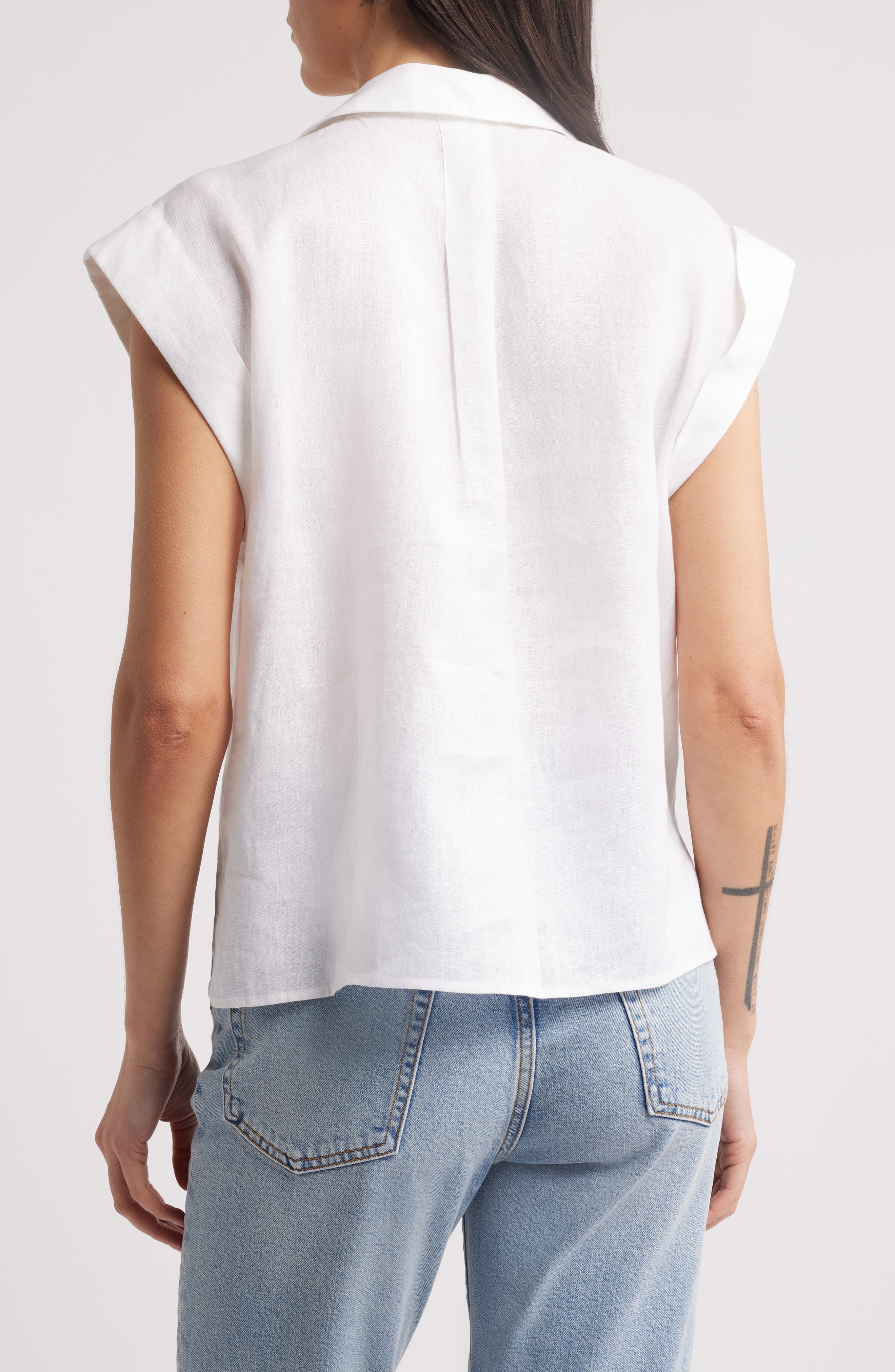 FRAME The Leisure Linen Short Sleeve Button-Up Shirt in White at Nordstrom - 2