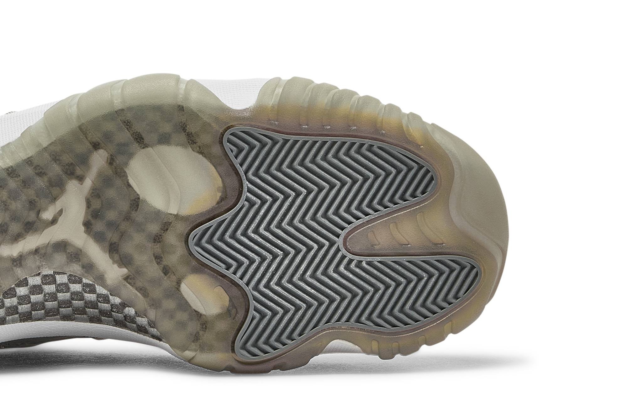 Air Jordan 11 Retro 'Cool Grey' 2010 - 5