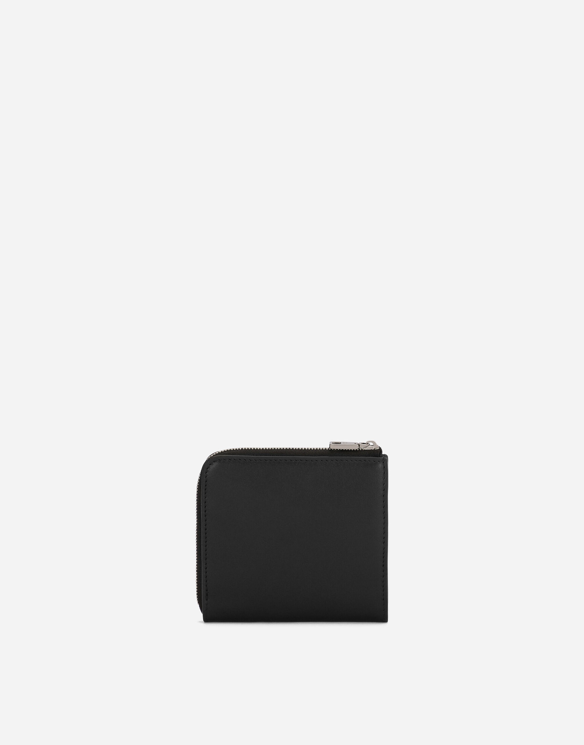 Calfskin card holder with raised logo - 3