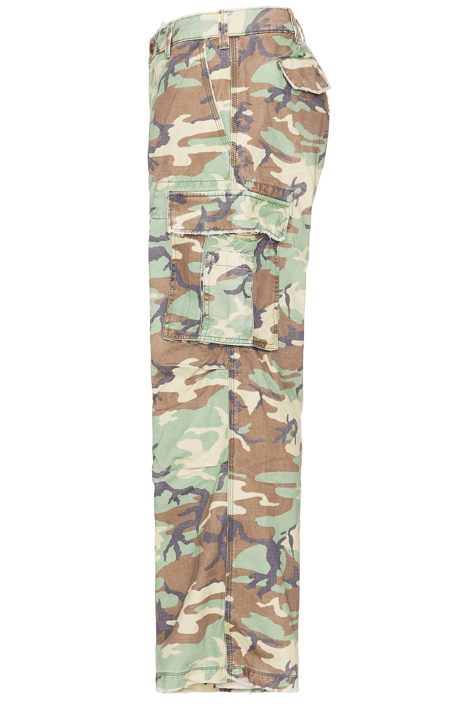 【M】 ERL CAMO CARGO PANTS WOVEN ERL Unisex Camo Cargo Pants Woven in Green Camo | FWRD