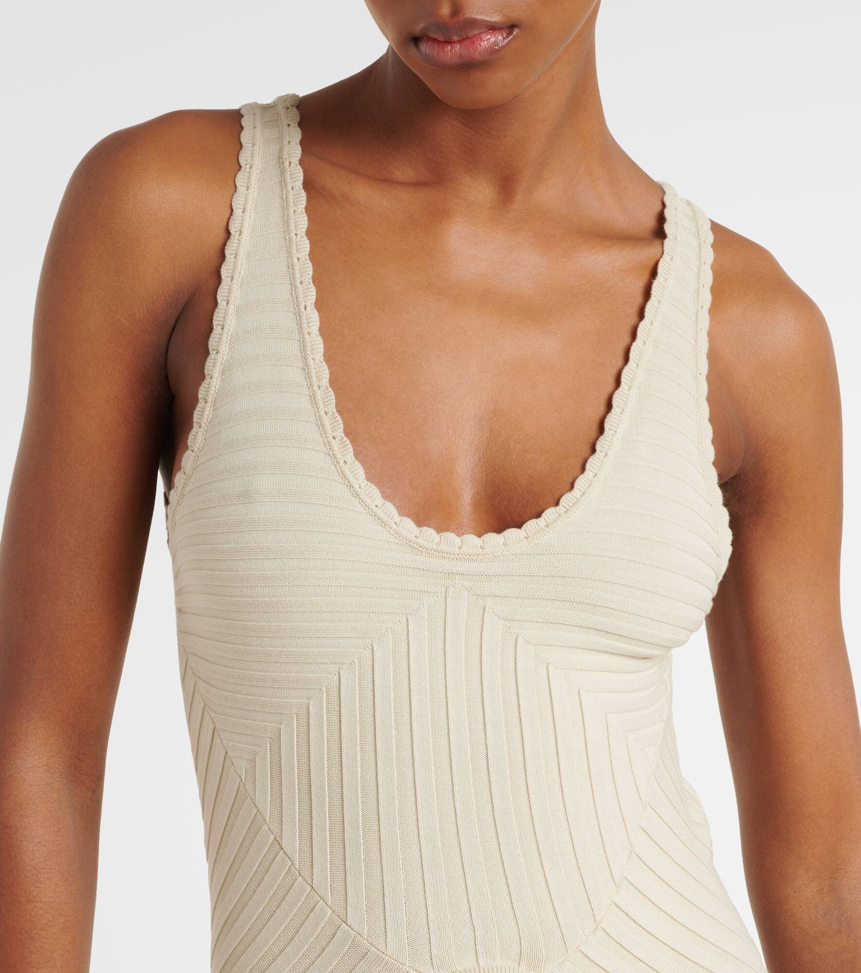 Knitted midi dress - 4