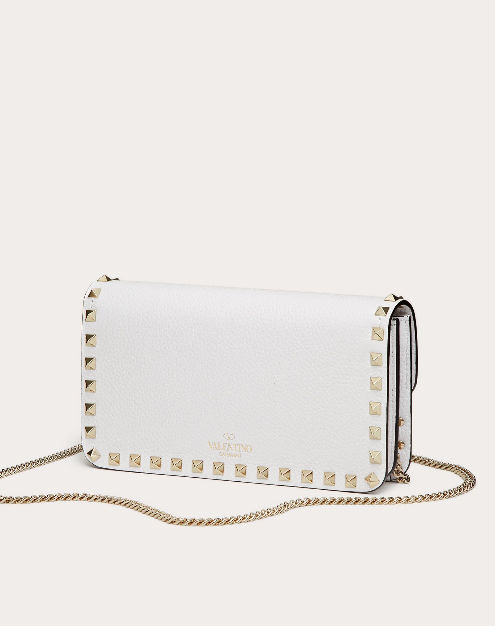 ROCKSTUD GRAINY CALFSKIN LEATHER CHAIN POUCH - 3