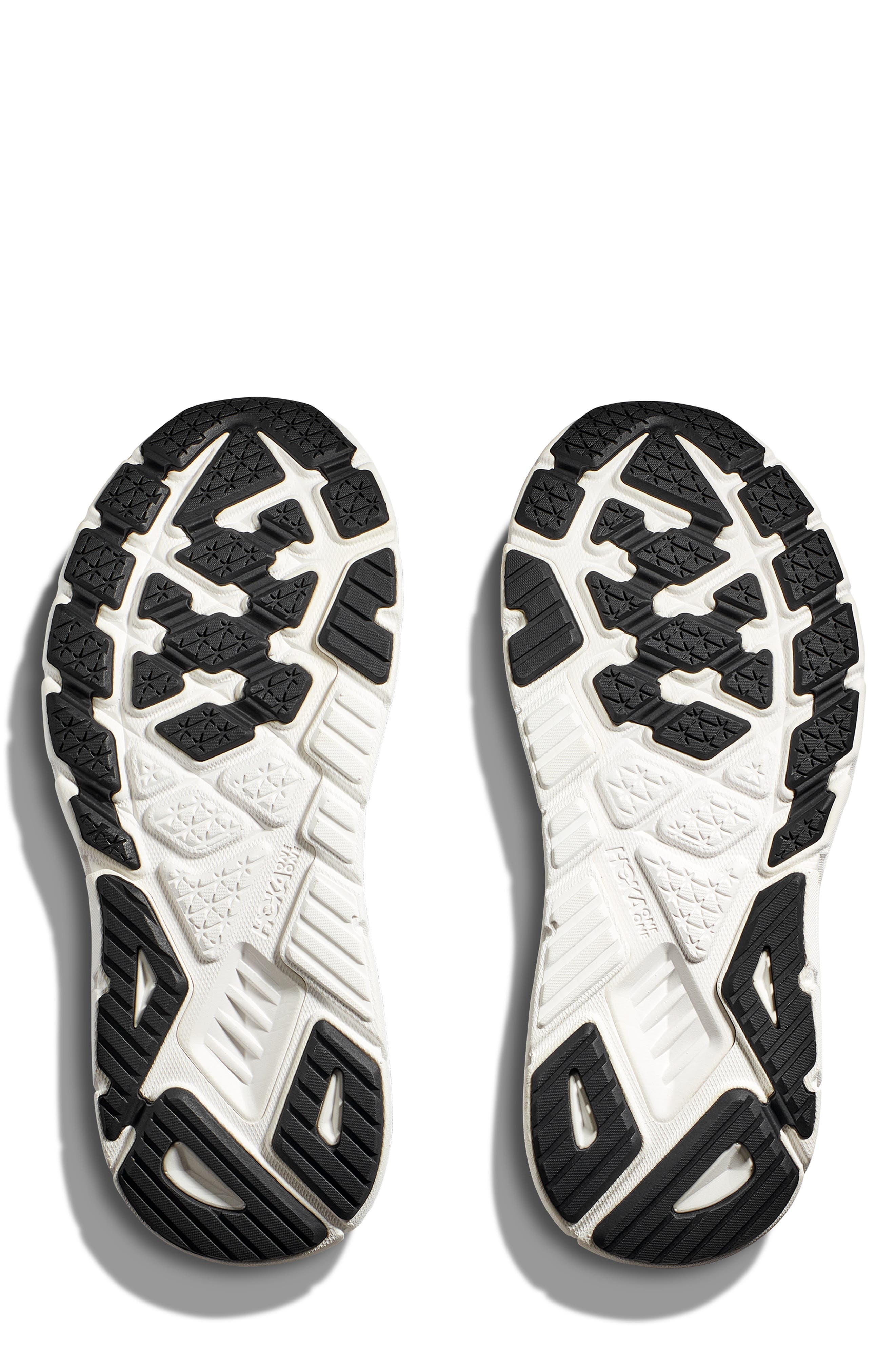 HOKA Arahi 7 Running Shoe in Black /White at Nordstrom - 4