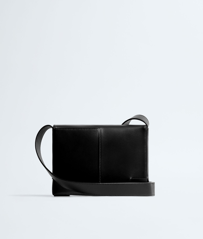 Bottega Veneta Angolo Messenger outlook