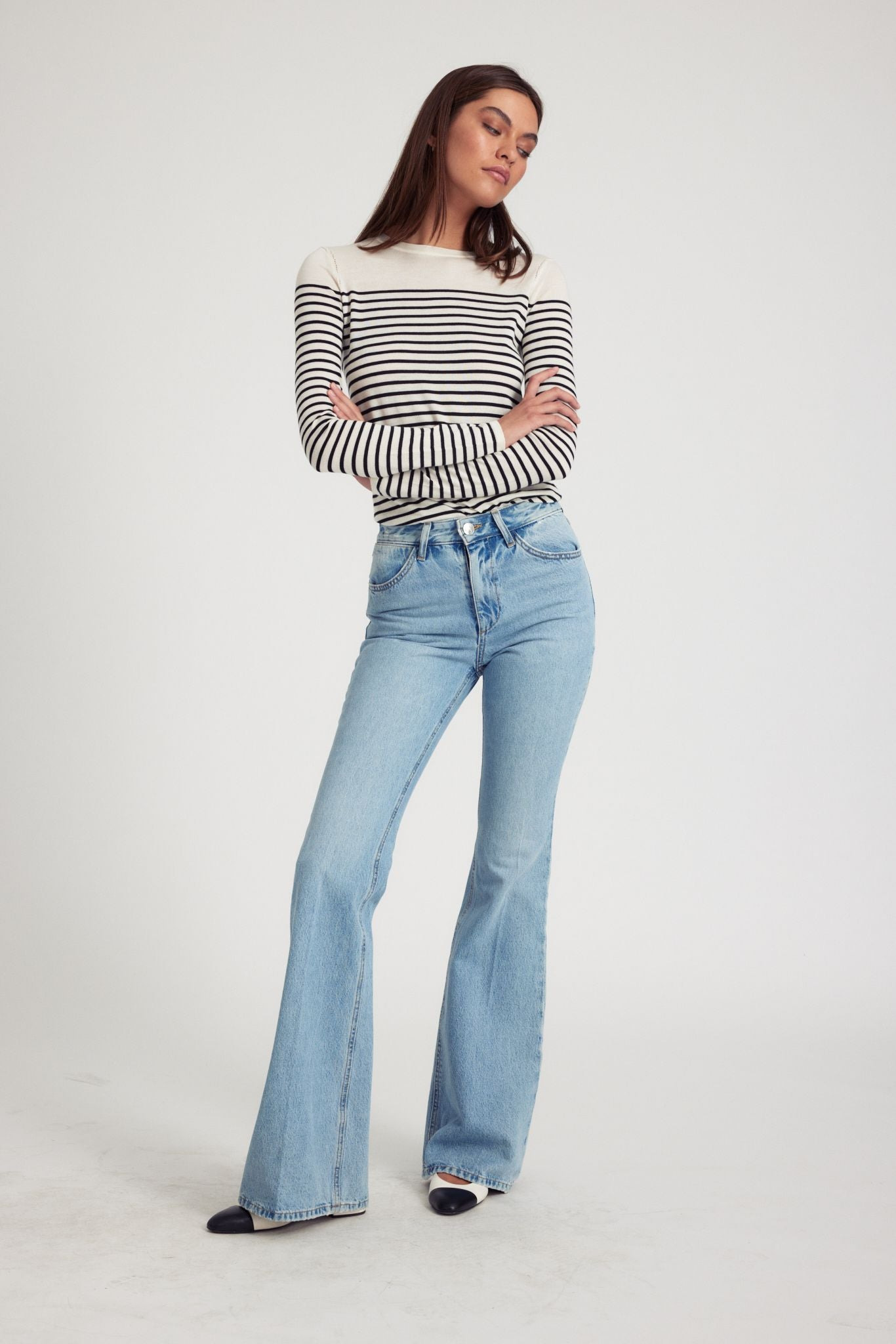 STRIPED IVORY CASHMERE FITTED CREW NECK SWEATER - 2