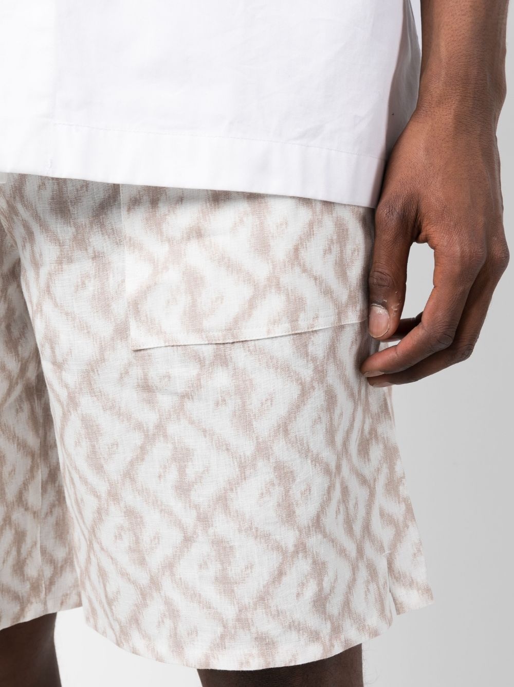 abstract-print linen shorts - 5