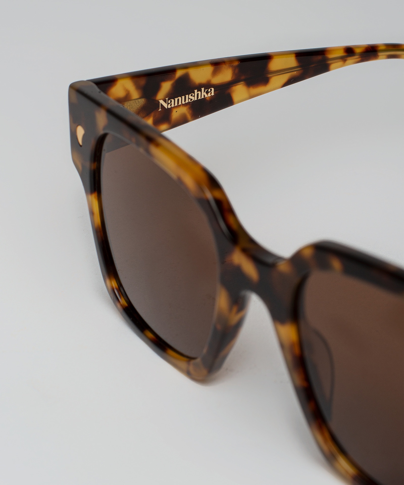 SHAE - Oversized D-frame sunglasses - Tortoiseshell - 3