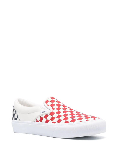 Vans UA Classic slip-on sneakers outlook