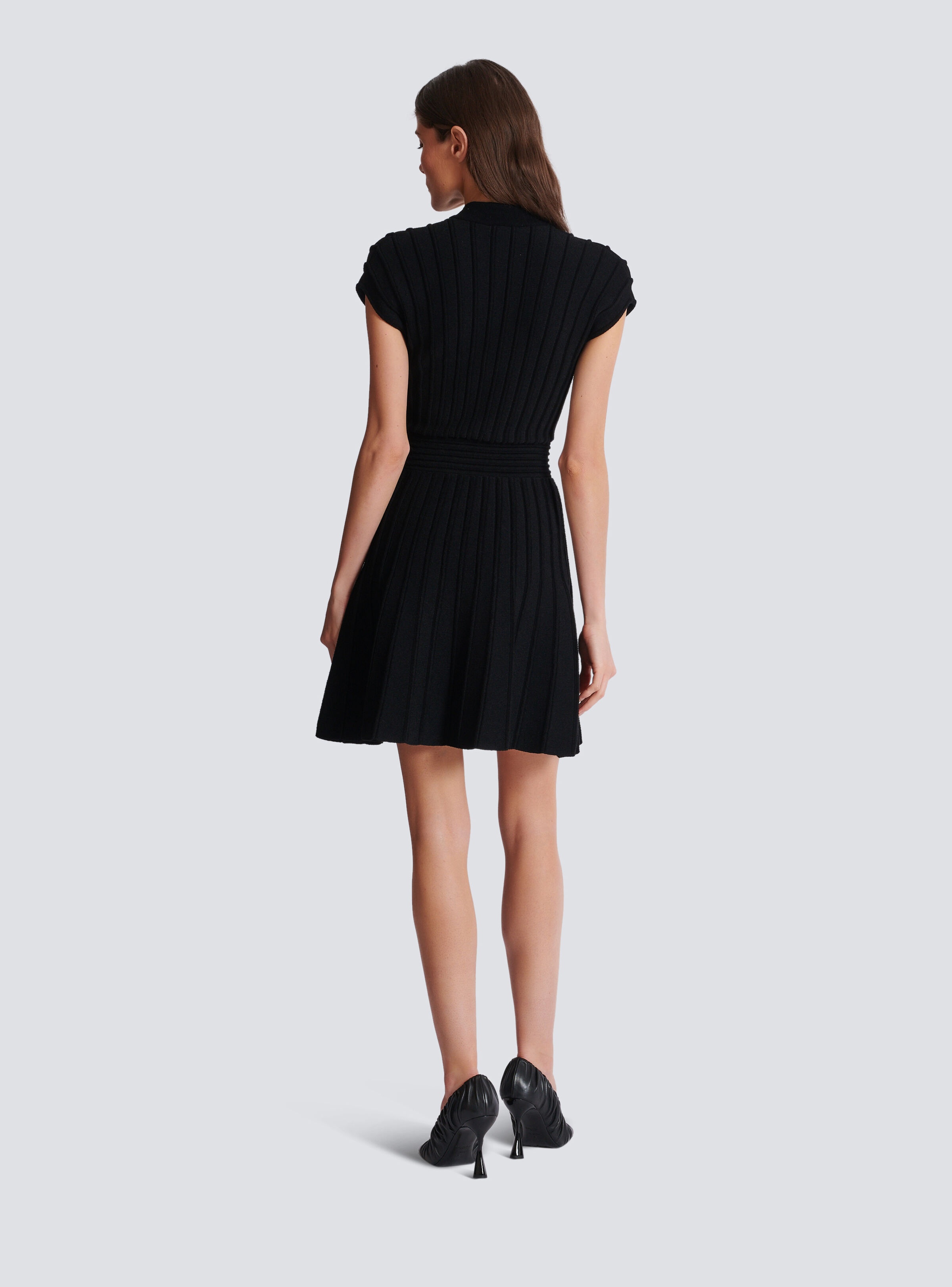 Short velvet dress with buttons - 4