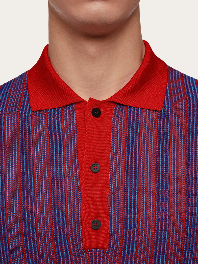 Polo with vertical stripes 4